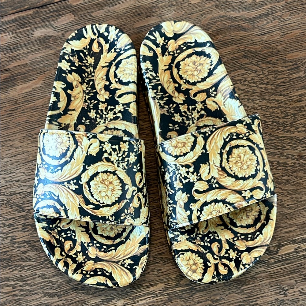 Black & Gold Baroque Slide Sandals size 35 (us 3.5)